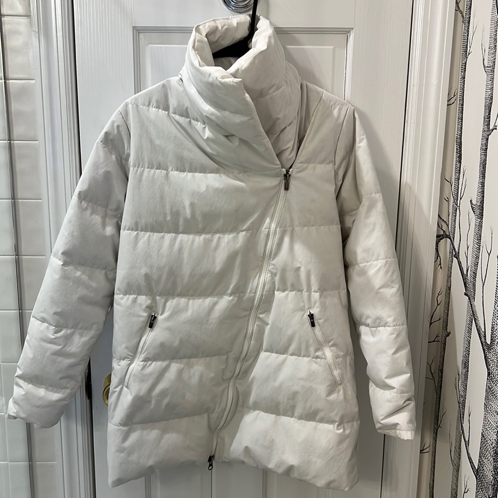 Lucy Women’s puffer coat, size small